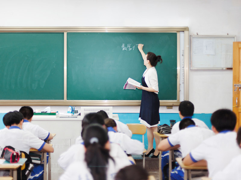 成都外國語學校2018年招收外校優(yōu)秀中考學生公告
